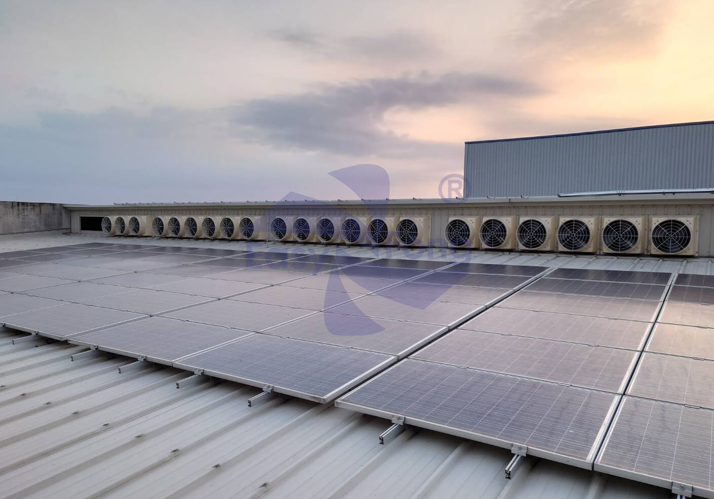 食品工廠運用風扇加強廠內通風